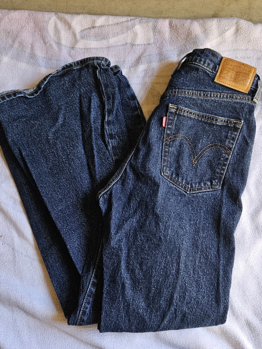 Levis Ribcage Bell Dark Blue Denim Jeans